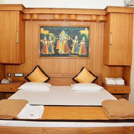 Anandha Grand Lodge Tiruchchendur Ngoại thất bức ảnh