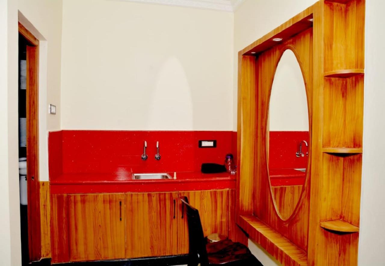 Anandha Grand Lodge Tiruchchendur Ngoại thất bức ảnh