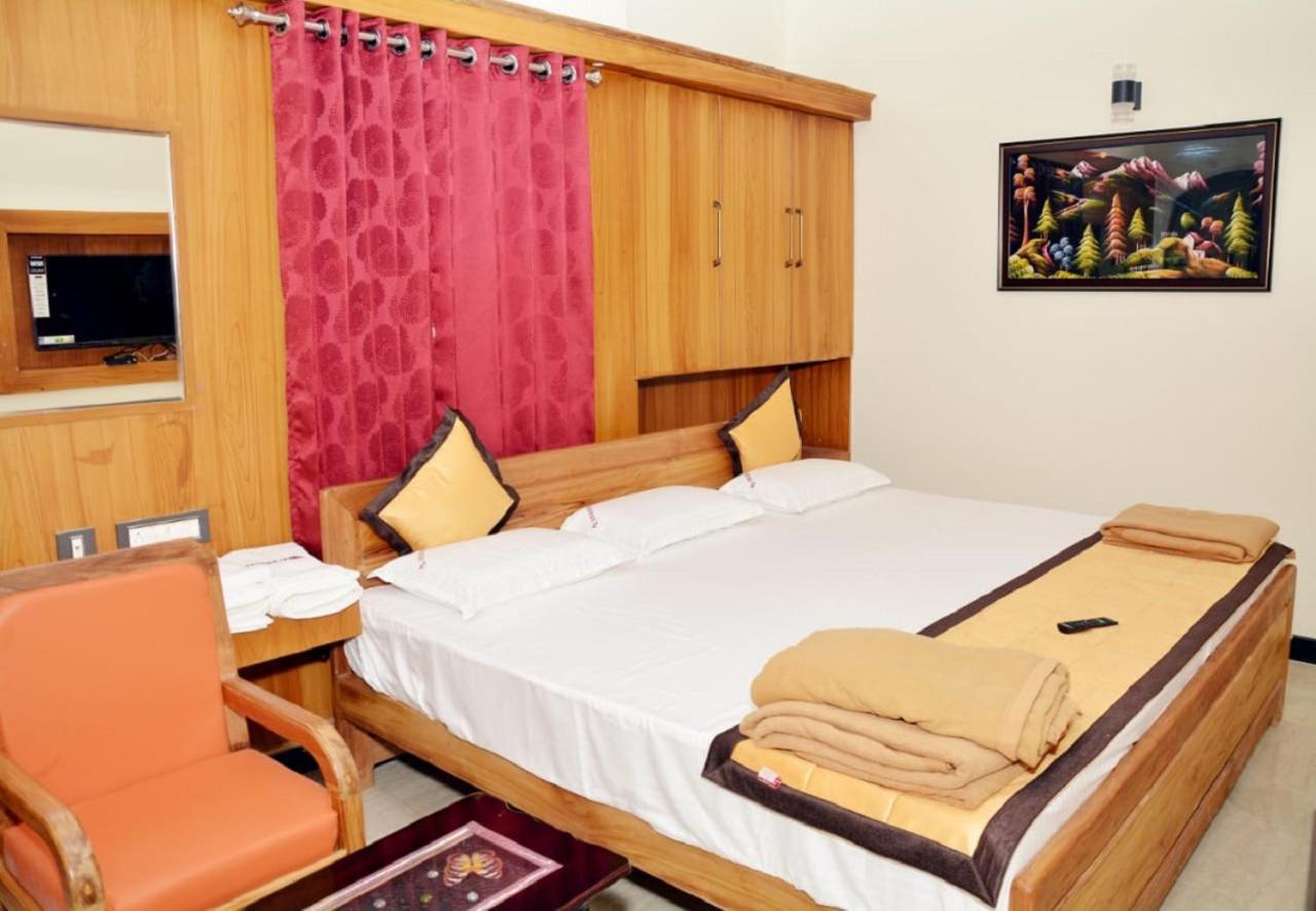 Anandha Grand Lodge Tiruchchendur Ngoại thất bức ảnh