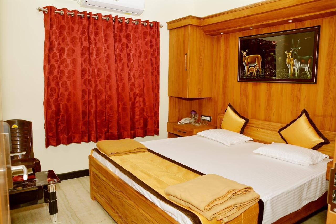 Anandha Grand Lodge Tiruchchendur Ngoại thất bức ảnh
