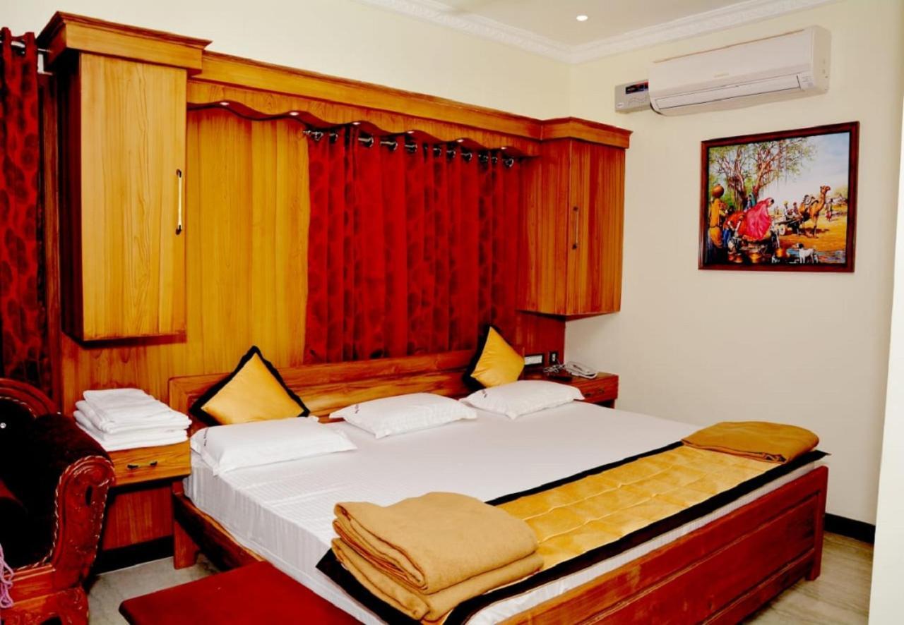 Anandha Grand Lodge Tiruchchendur Ngoại thất bức ảnh